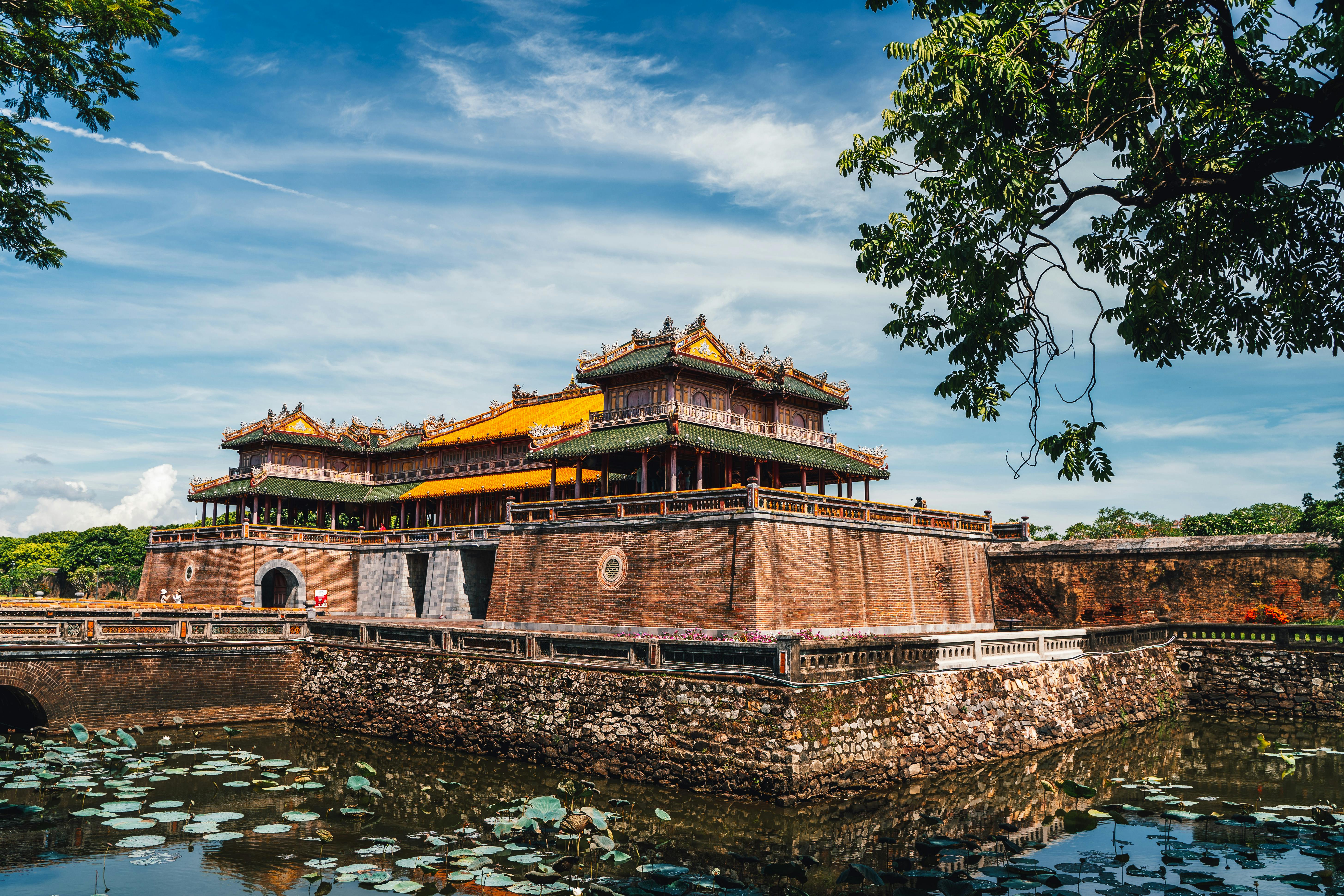 Top 10 địa điểm du lịch nổi tiếng ở Huế